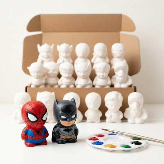 Paquete de 50 alcancías de cerámica para pintar con diseños de héroes y villanos para niños.